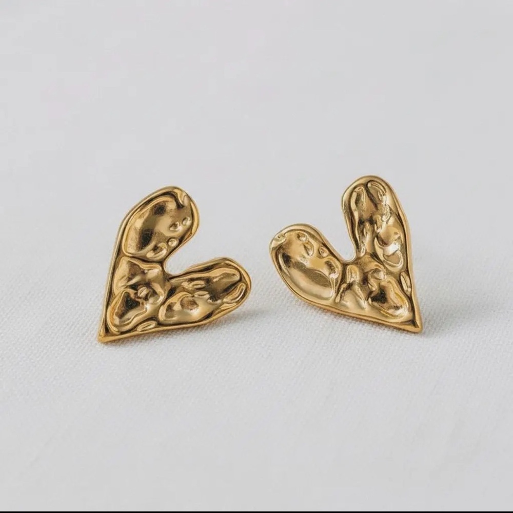 Gold Textured Heart Earrings (2708)